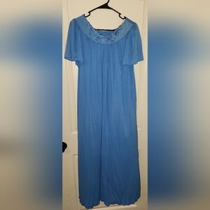 Vintage Chic Blue Nightgown